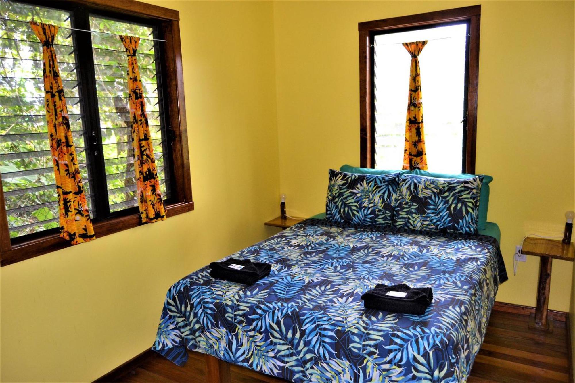 Iguana Roost Tourism Gold Standard Fully Equipped Two Bedroom Cabin San Ignacio Luaran gambar